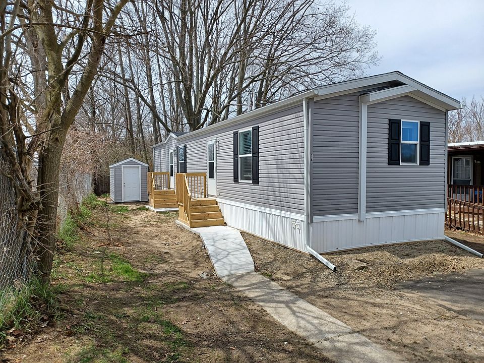 1st image of 14 Village Dr W