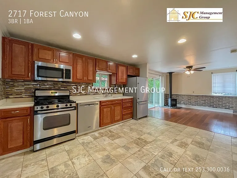 2717 Canyon Rd E — Photo 4