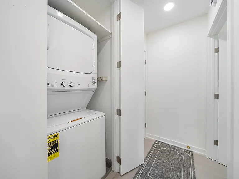 Brand new GE Premium Washer/dryer in-unit