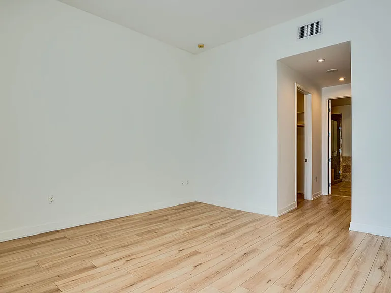 3223 W 6th St #207 — Photo 31