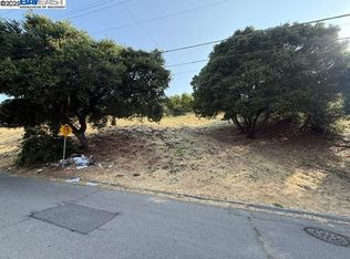 Outlook Ave, Oakland, CA 94608