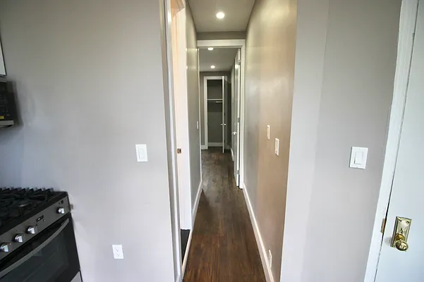 Rented by Delmark Realty LLC | media 29