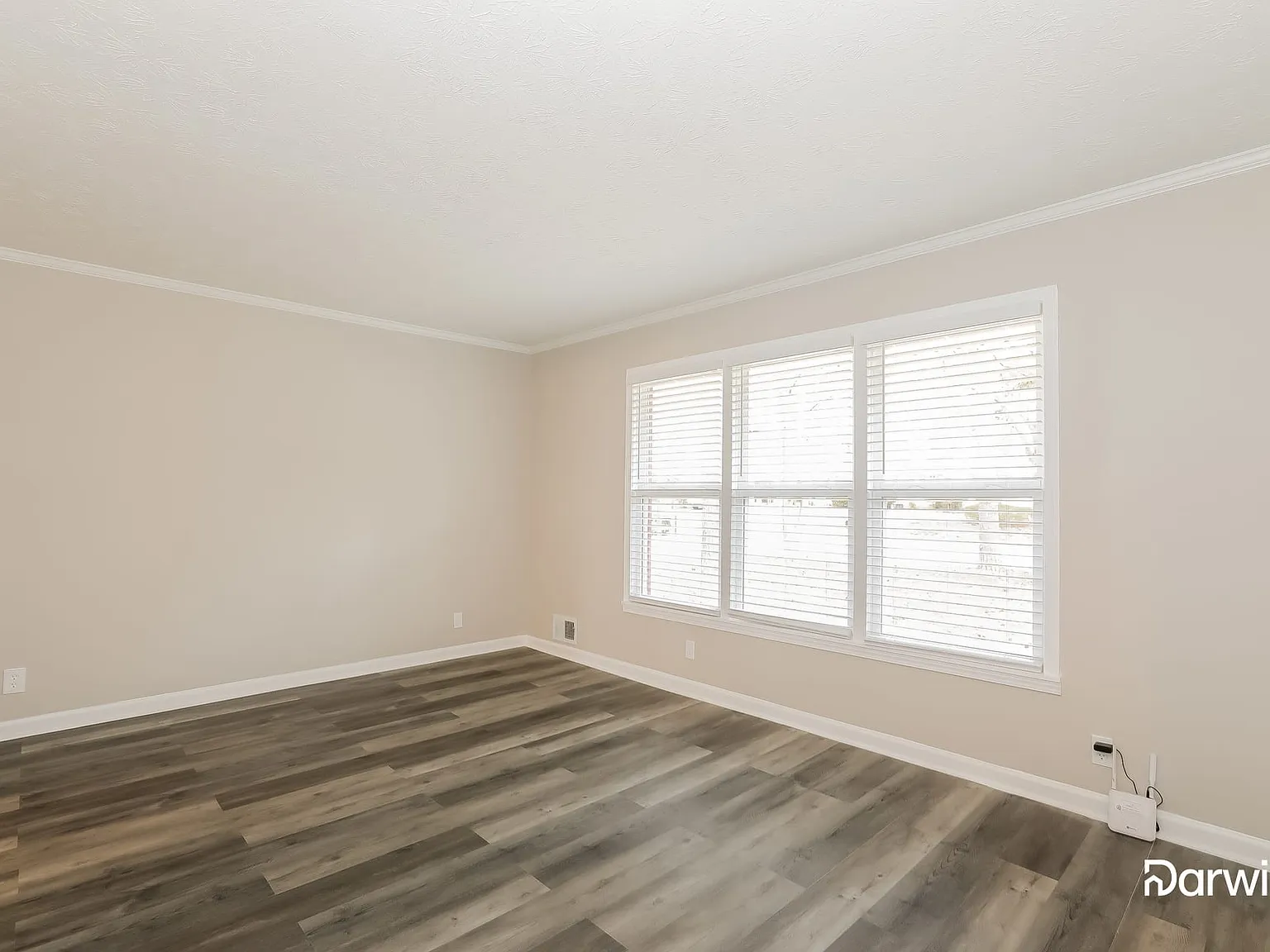 4 bed, 2.5 bath, 2020 sqft, $2,185 — Photo 4