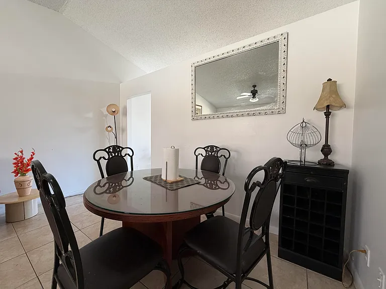 1104 Goldenrod Rd #C — Photo 4