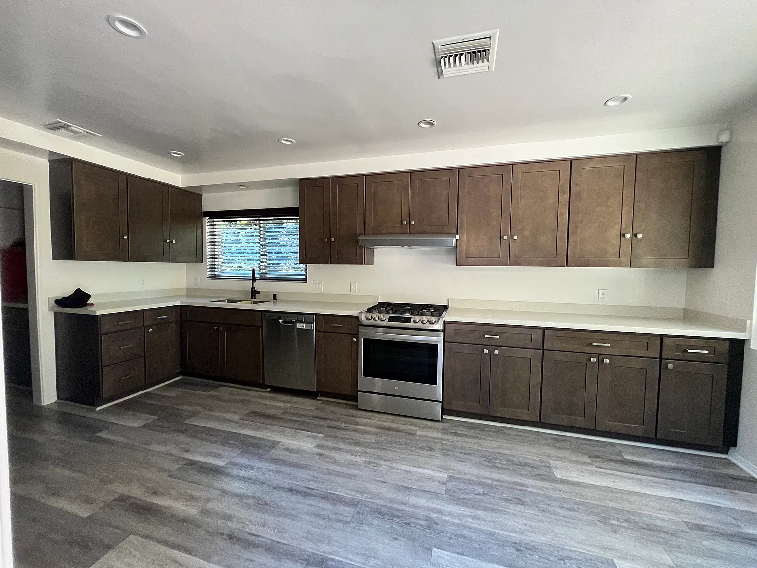 3 bed, 1549 sqft, $7,500 — Photo 1