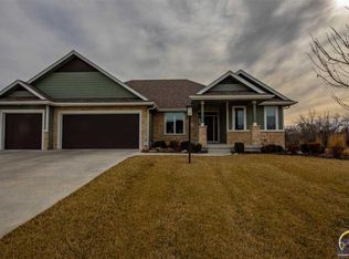 3119 SE Silverleaf Ct, Topeka, KS 66609