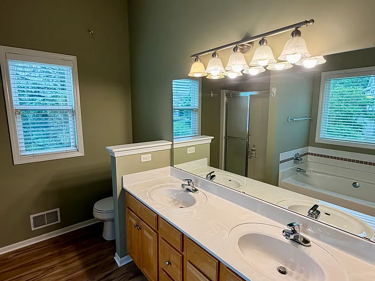703 Maple Hill Ct SE — Photo 32