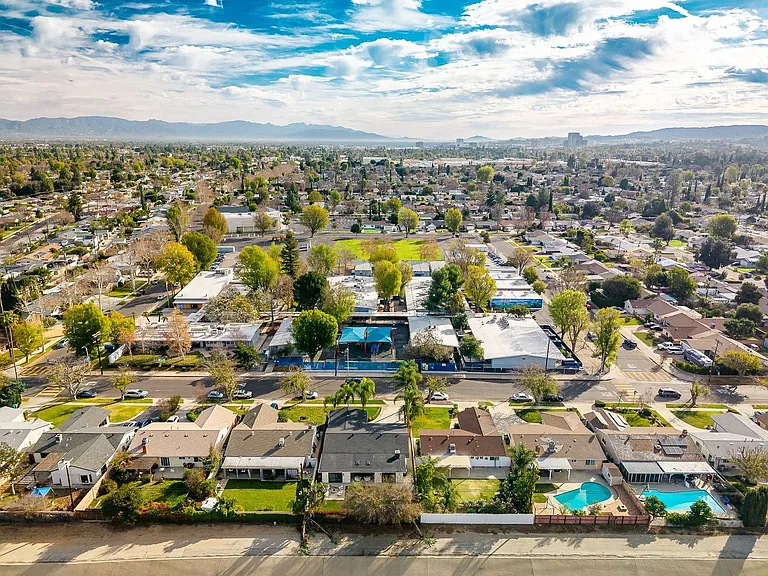 6655 Lederer Ave — Photo 47