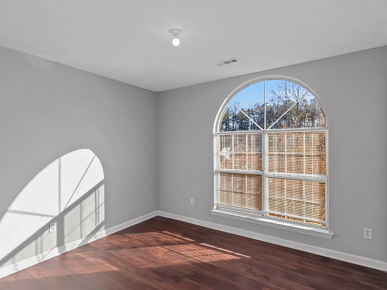 401 Edgewood Dr — Photo 23