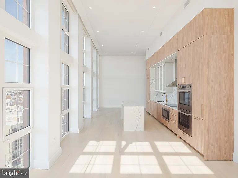 1099 Germantown Ave #PHB — Photo 3