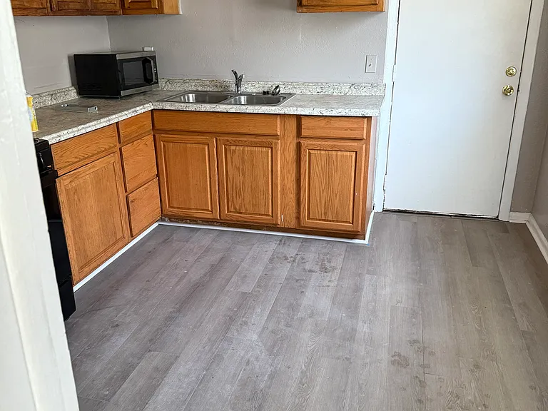 3020 Barnett St — Photo 17