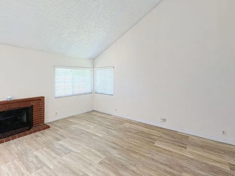 1617 Toyon Pl — Photo 4