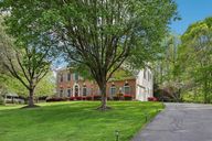 Meadowgate Dr-2304-004.jpg