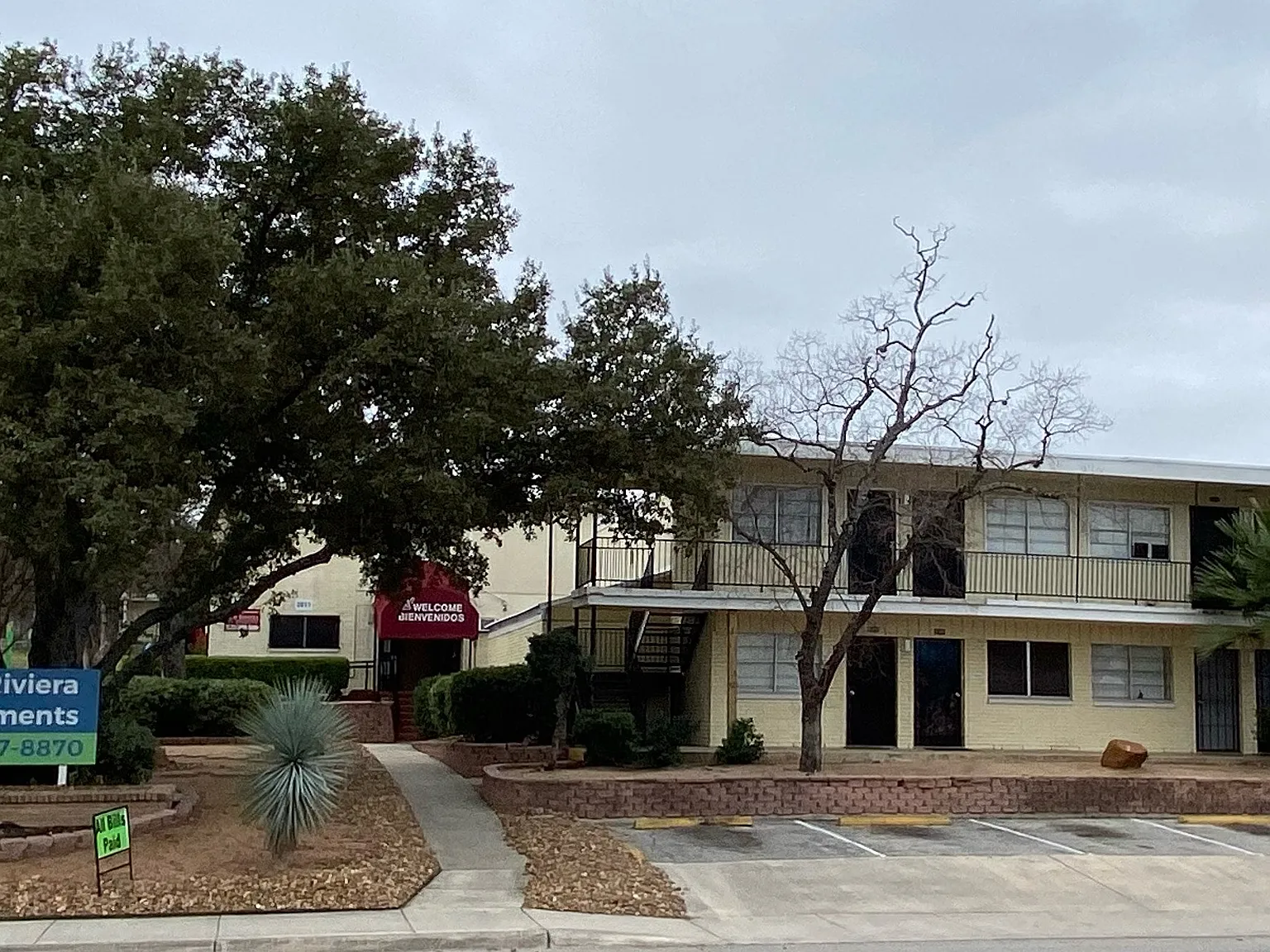 New Riviera Apartments — Photo 3