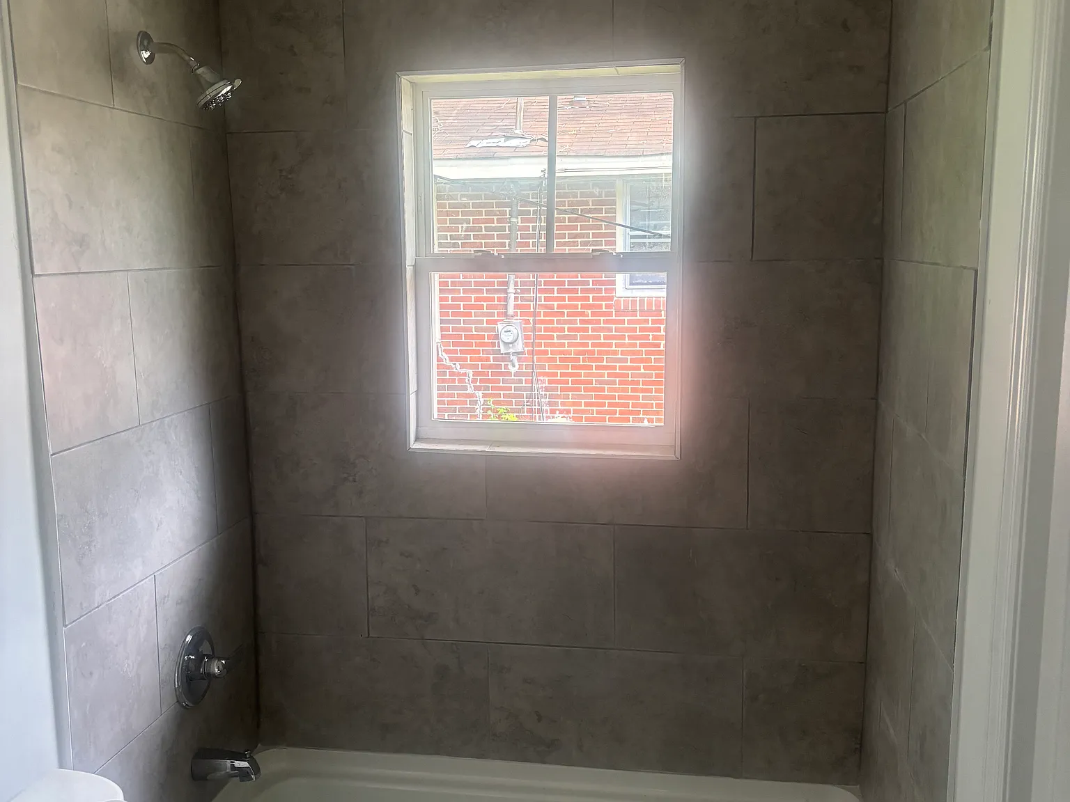 3 bed, 1.5 bath, 1020 sqft, $1,300 — Photo 3