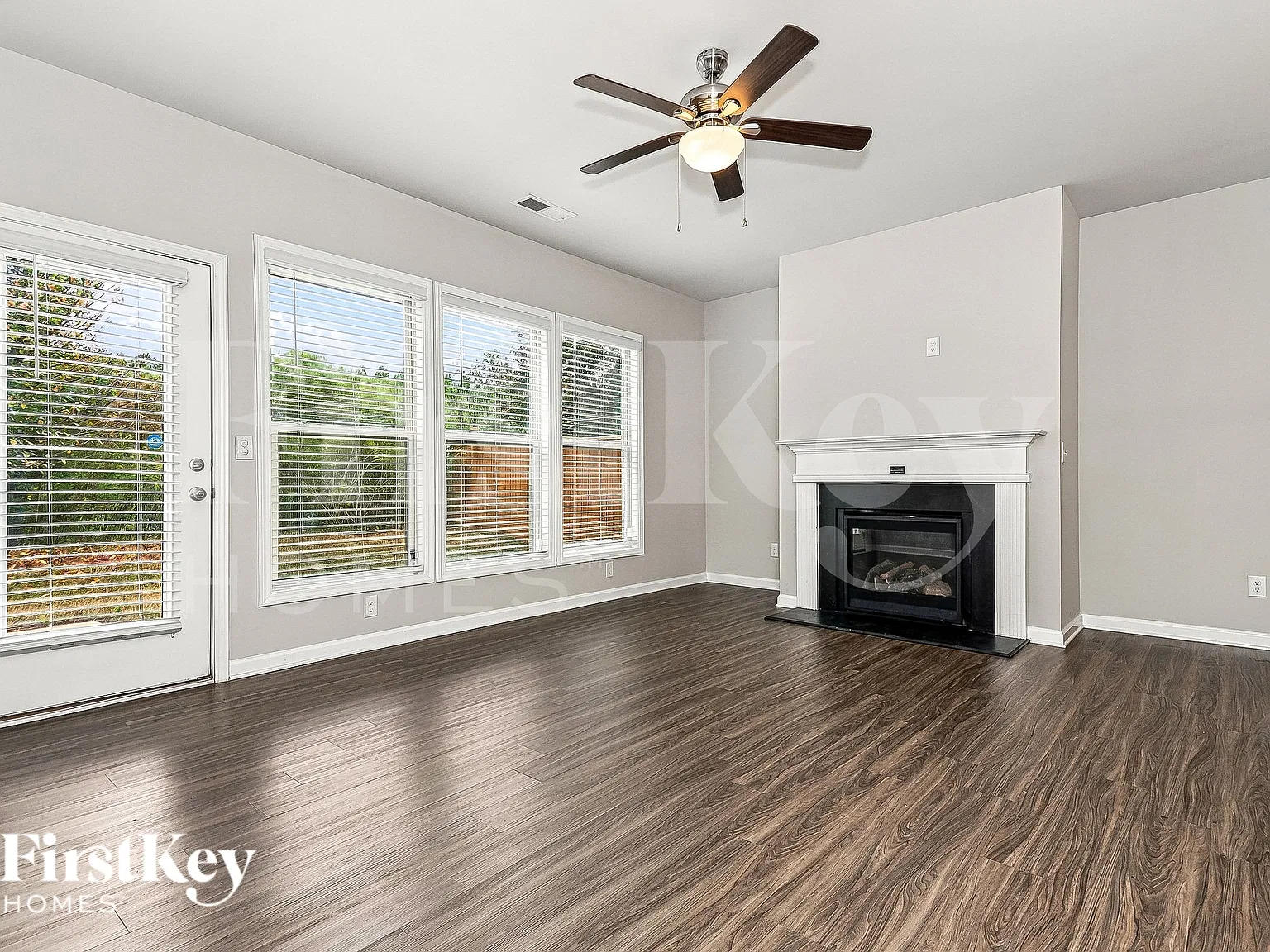 4 bed, 3.0 bath, 2311 sqft, $2,505 — Photo 2