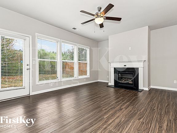 2nd image of 3124 Baylor Cir