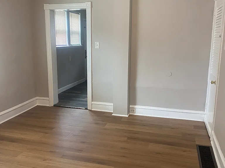 735 Market St — Photo 7