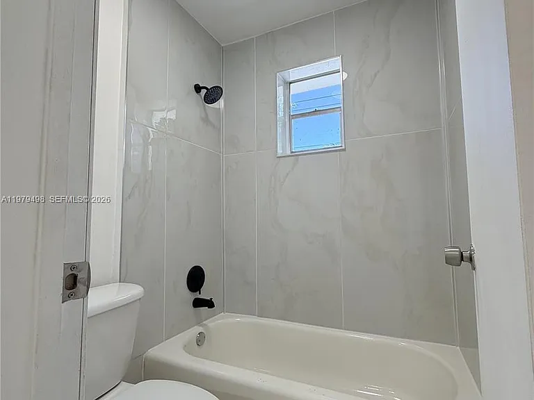 1525 NW 19th Ter #15 — Photo 7
