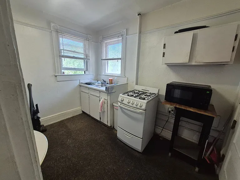 Downtown Rooms — Photo 19