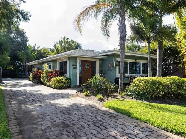 1971 Edgewater Dr, Clearwater, FL 33755