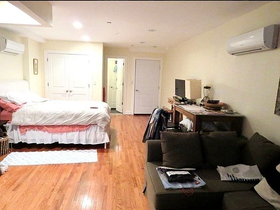 3rd image of 167 W 126th St APT 2