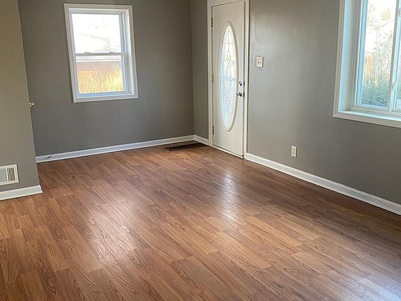 3rd image of 513 N Blaine Ave