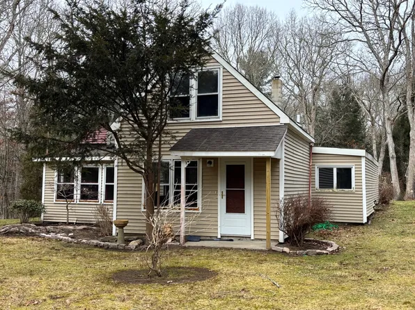 20 Unkuri Dr, Charlestown, RI 02813