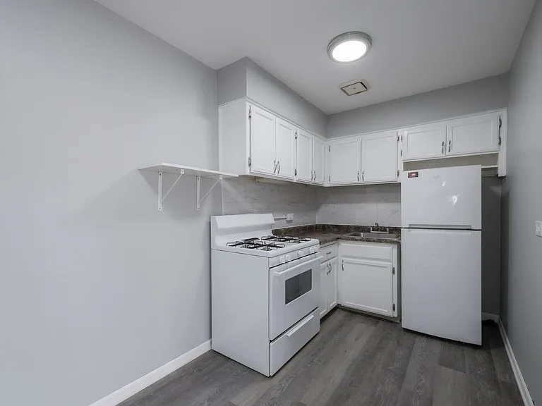 15311-02 Kilpatrick Ave — Photo 5