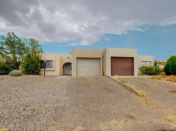 704 Stallion Rd SE, Rio Rancho, NM 87124