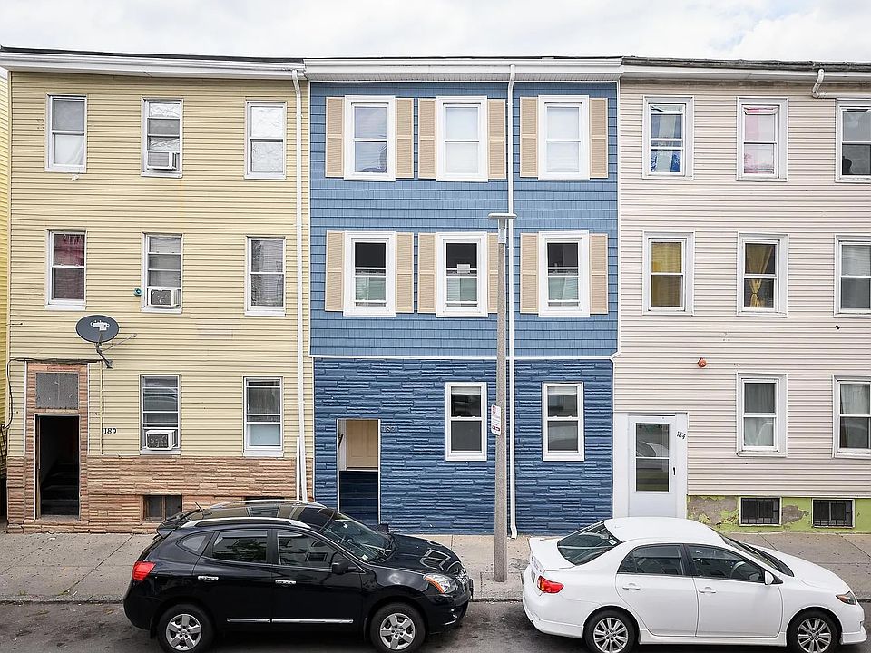 1st image of 182 Marion St #1