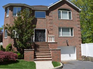 415 Vernon Ave, Staten Island, NY
