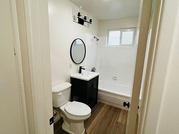 4th image of 4327 Lankershim Blvd #2-7
