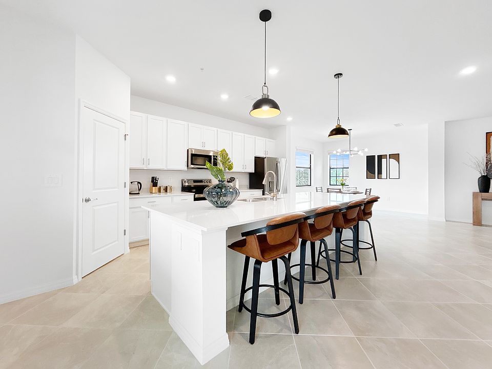 1st image of 5552 Summit Pointe Cir #13