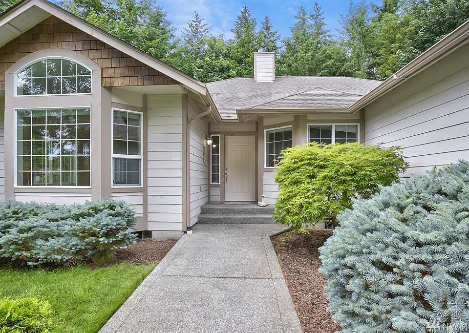 1st image of 27329 Balmoral Pl NE