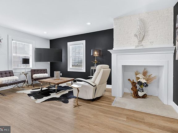 3rd image of 1529 Village Rd