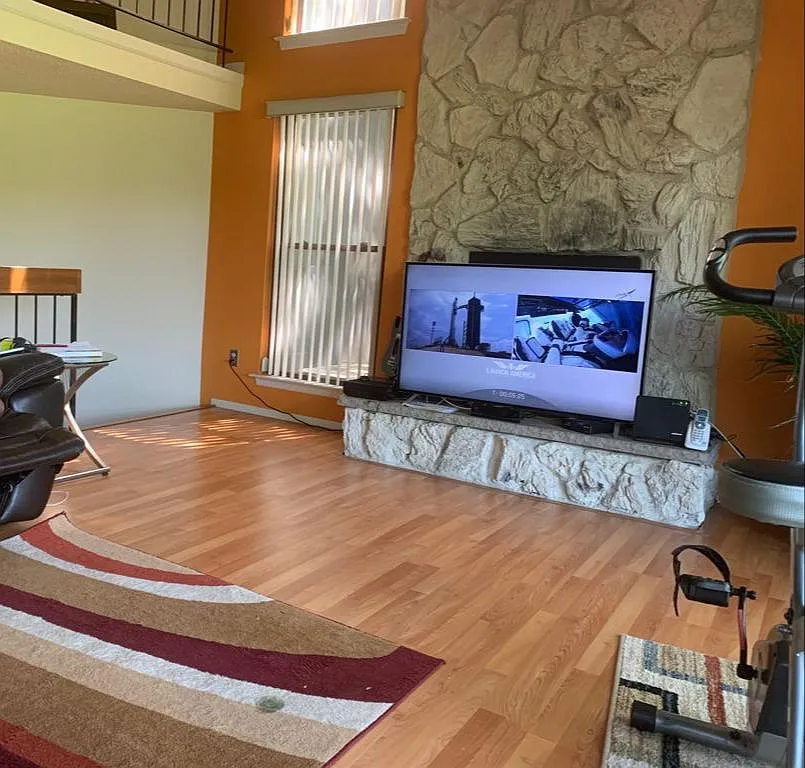 2 bed, 2.5 bath, 1604 sqft, $3,300 — Photo 3