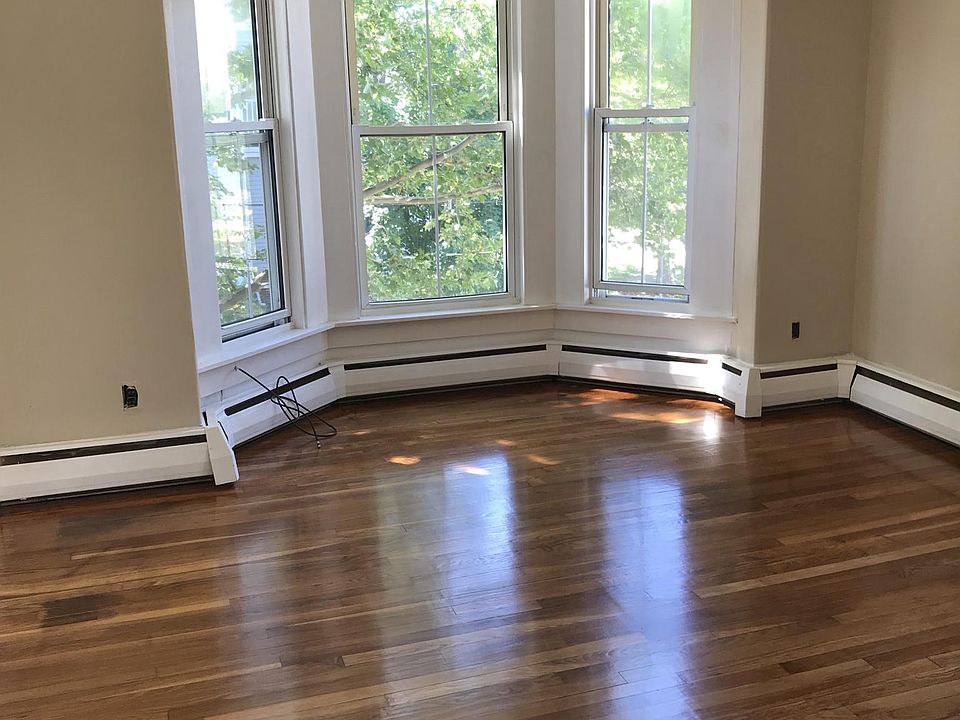 1st image of 34 Arlington St #2