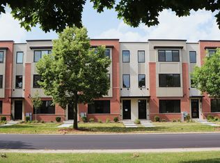 320 S School St #336, Mount Prospect, IL 60056