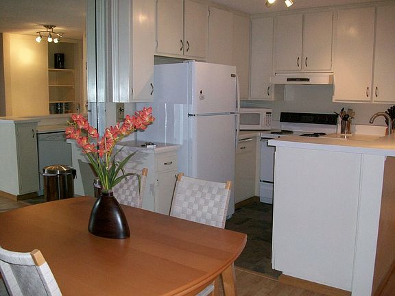 4th image of 1885 Diamond St #101