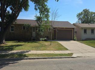 1415 Squire Ln, Aberdeen City, SD 57401
