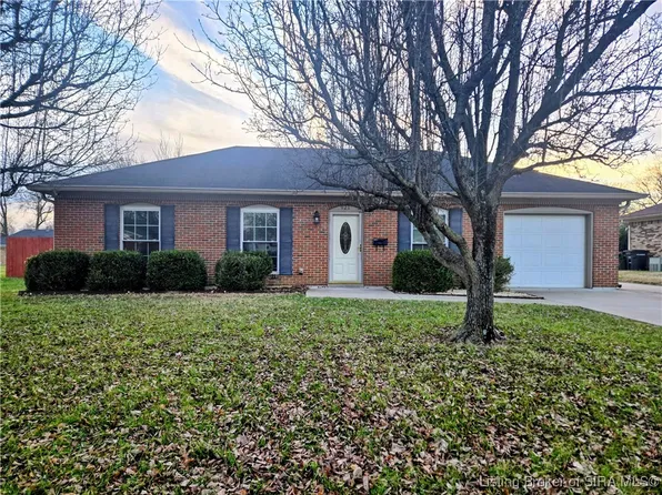 921 Camelot Court, Jeffersonville, IN 47130