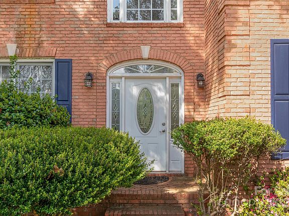 3rd image of 6615 Wickville Dr