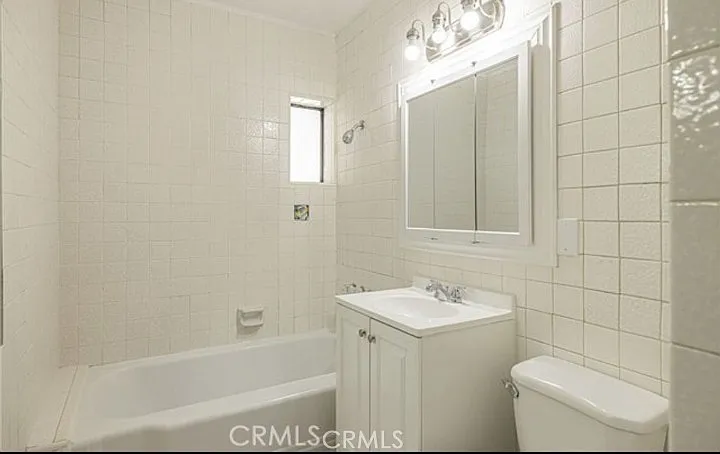 1024 W Newgrove St — Photo 10