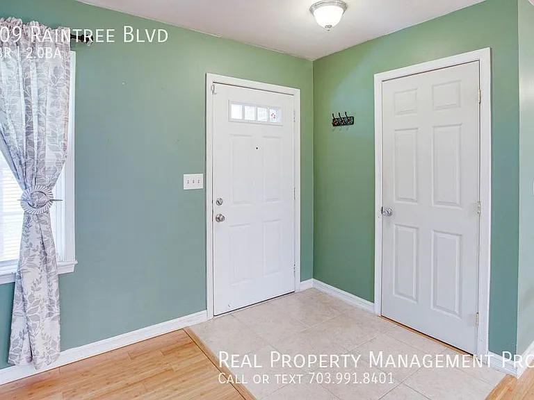 209 Raintree Blvd — Photo 17