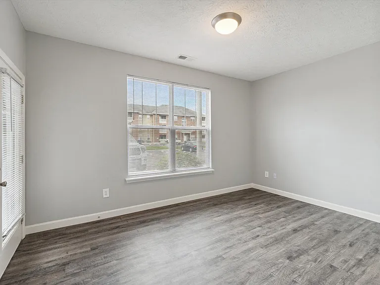 Richmond (Renovated) - 2 Bed / 2 Bath - 1,058 Sq.Ft.