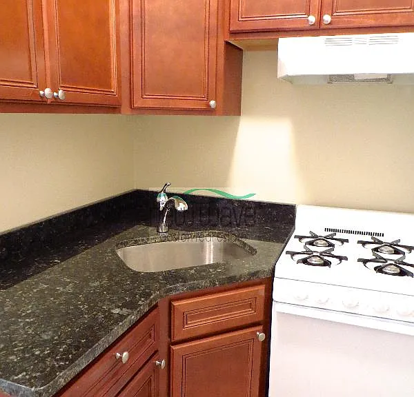 61 Hemenway St #4 — Photo 10