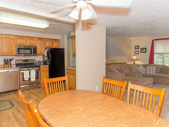 4th image of 56 Oakhurst Dr