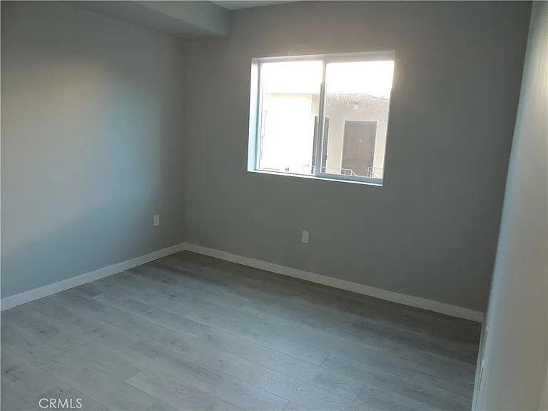 22735 Del Valle St #5 — Photo 7