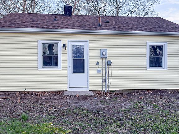 4th image of 1037 Eastview Dr